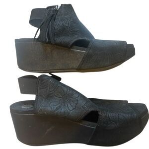 Yellow Box Women’s Black Floral pattern Sheridan Wedges Shoes Sandals  Size 8.5